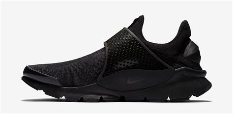 nike sock dart triple black